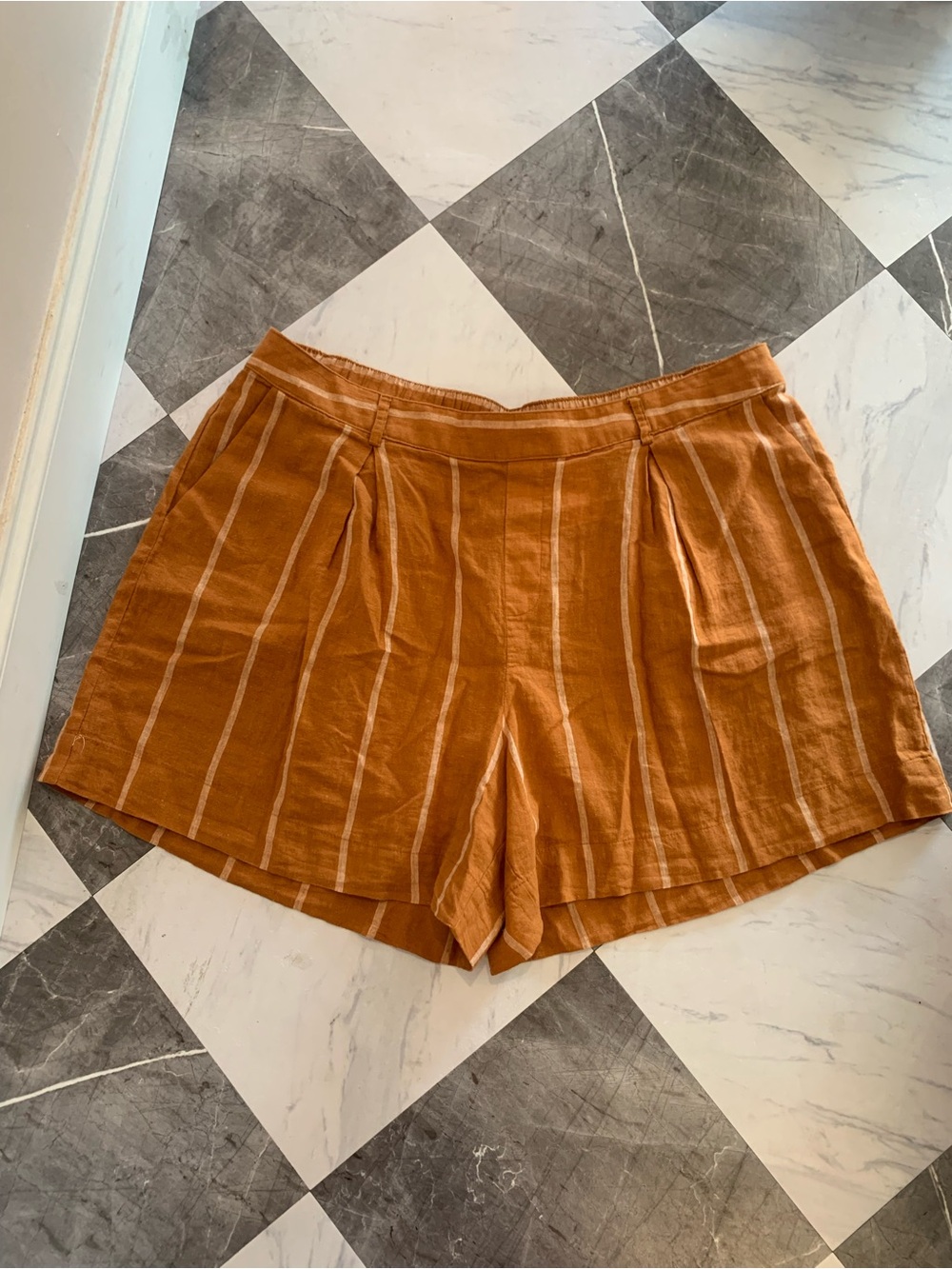 179 Linen-Blend Striped Pleat Front Women’s Shorts - Rust